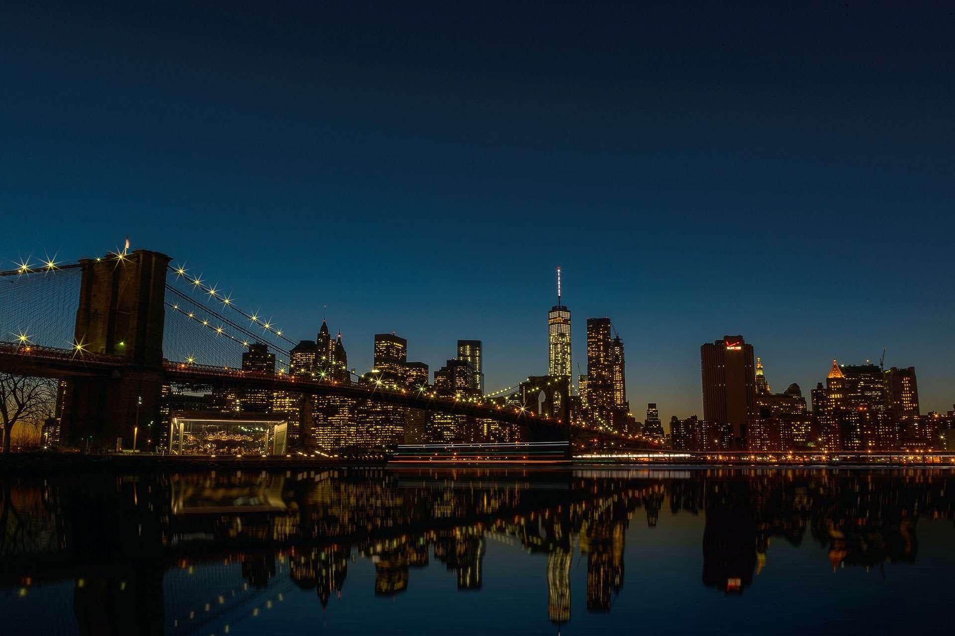 Royalton Park Avenue Nova York Exterior foto Manhattan skyline at night