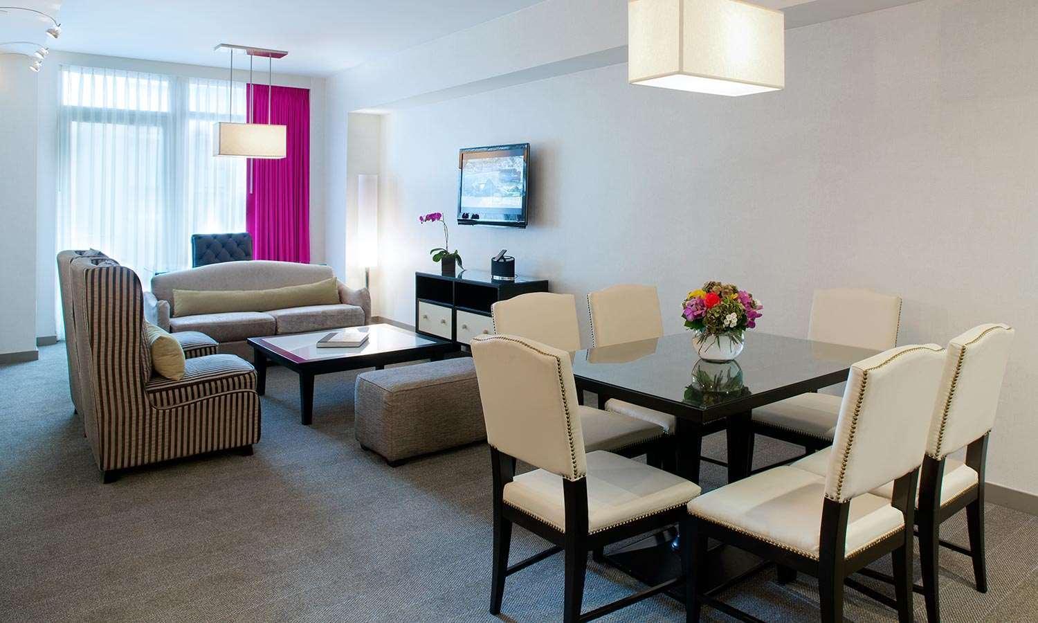 Royalton Park Avenue Nova York Exterior foto A living room in a typical apartment