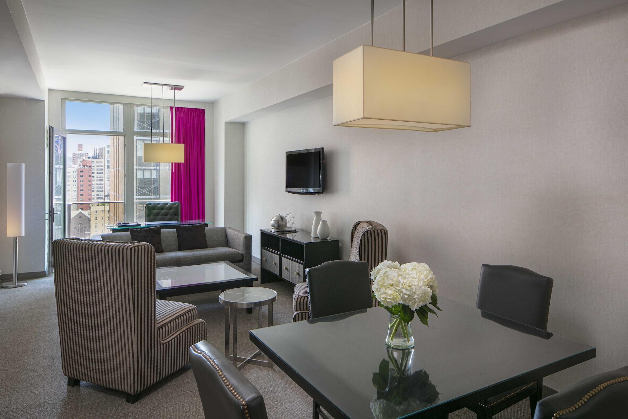 Royalton Park Avenue Nova York Exterior foto A living room at the W New York Downtown